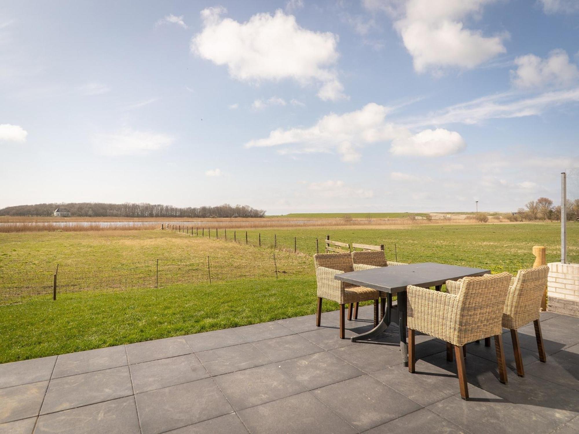 Great Farmhouse In De Cocksdorp With Garden 외부 사진